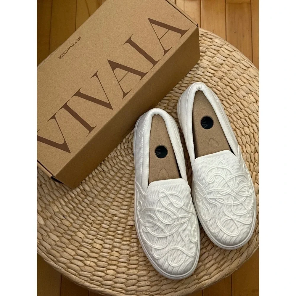 VIVAIA White Slip On Sneakers Embossed Design Casual Comfort EU/41‎ US/9.5